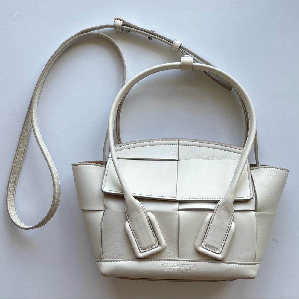 BOTTEGA VENETA : Arco Bag